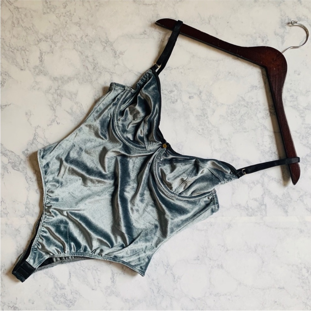 NWT Gooseberry Intimated velvet bodysuit // size medium